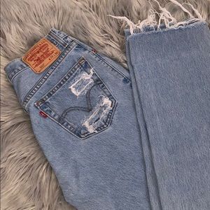 Levi Boyfriend ripped jeans